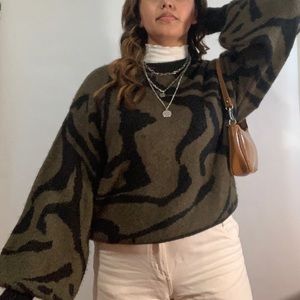 Green Abstract Knit Sweater! 🤎